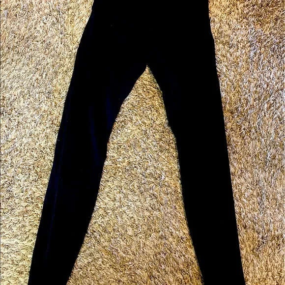 Lorna Jane Black Leggins - Picture 2 of 4